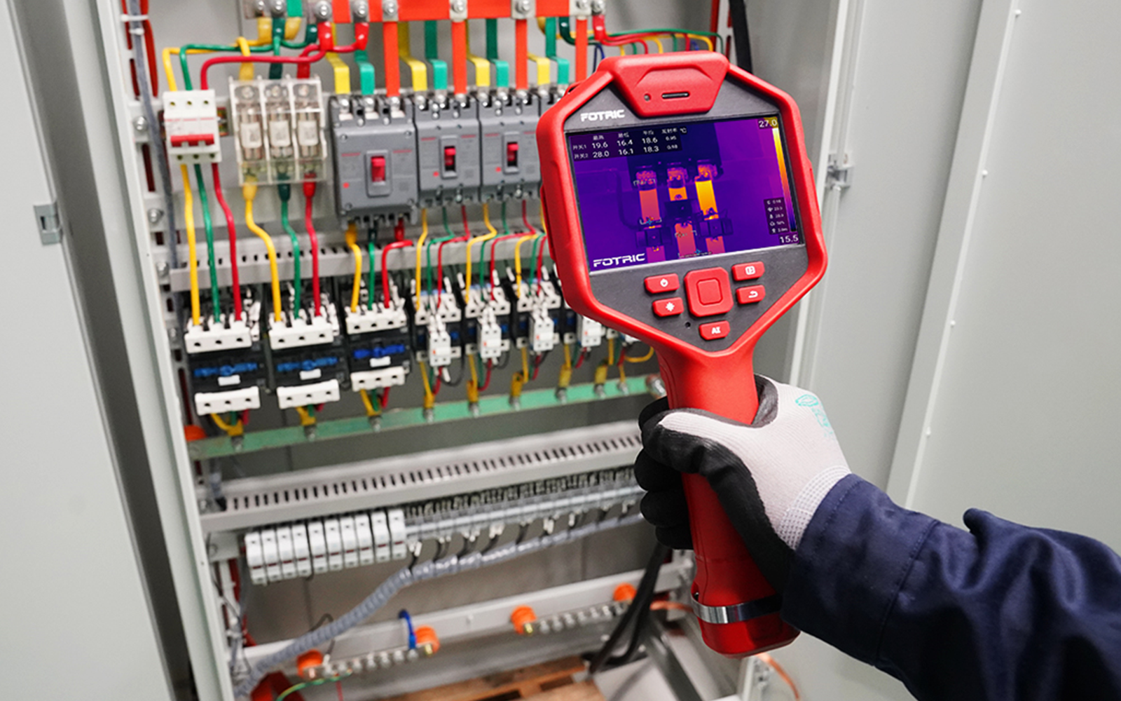 FOTRIC 340+手持热成像检测配电柜 FOTRIC 340+手持热成像检测配电柜